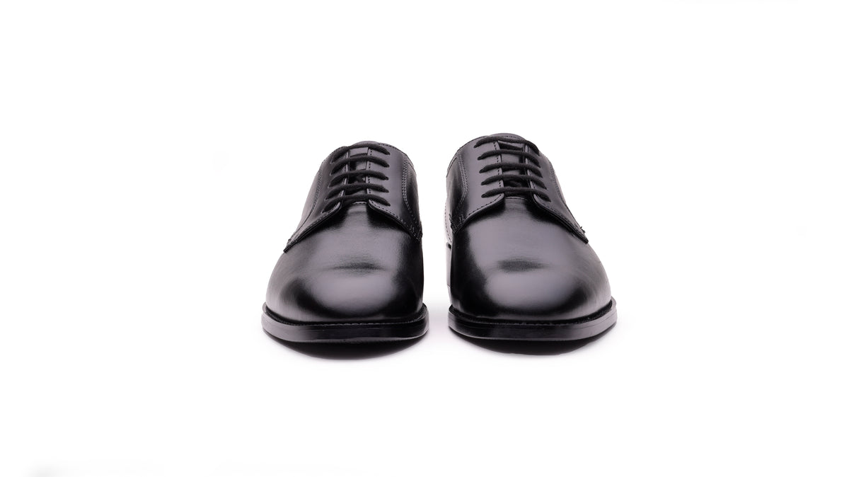 QUIVE London Harrington black leather Derby shoes front view