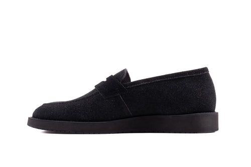 QUIVE London Cambridge black suede loafer side view